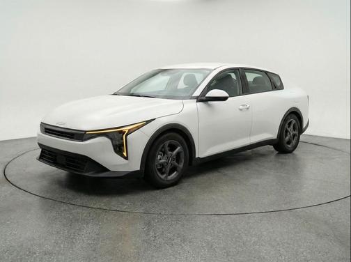 Snow White Pearl 2025 Kia K4 LXS