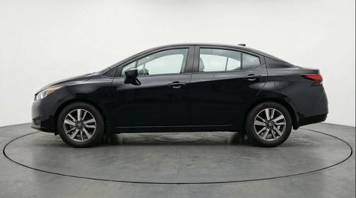Super Black 2025 Nissan Versa 1.6 SV