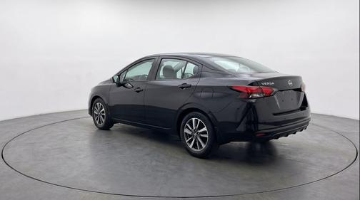 Super Black 2025 Nissan Versa 1.6 SV