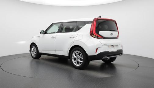 Snow White Pearl 2025 Kia Soul LX