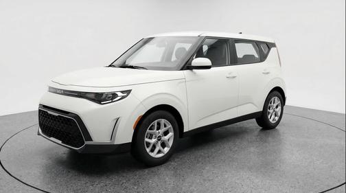 Snow White Pearl 2025 Kia Soul LX