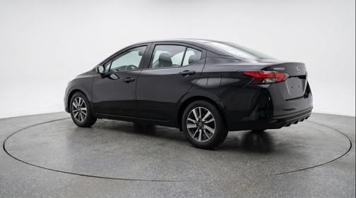 Super Black 2025 Nissan Versa 1.6 SV