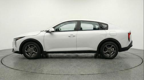 Snow White Pearl 2025 Kia K4 LXS