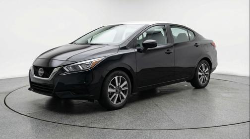 Super Black 2025 Nissan Versa 1.6 SV