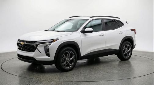 Summit White 2025 Chevrolet Trax LT