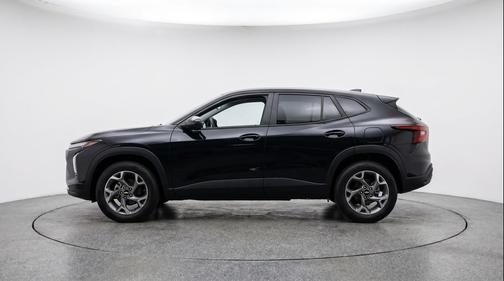 Mosaic Black Metallic 2025 Chevrolet Trax LT