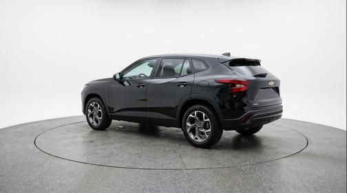 Mosaic Black Metallic 2025 Chevrolet Trax LT