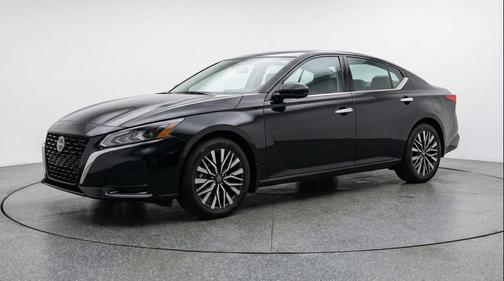 Super Black 2025 Nissan Altima SV FWD