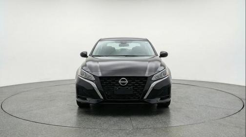 Super Black 2025 Nissan Altima SV FWD