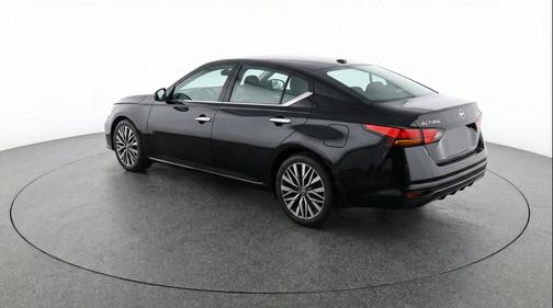 Super Black 2025 Nissan Altima SV FWD