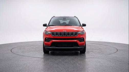 Red Hot Pearlcoat 2025 Jeep Compass Latitude