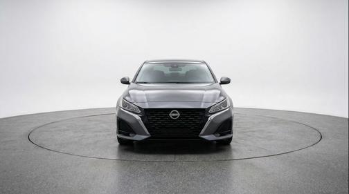Gun Metallic 2025 Nissan Altima SV FWD