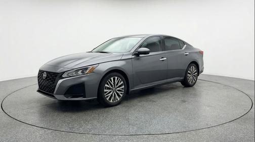 Gun Metallic 2025 Nissan Altima SV FWD