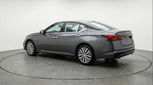 Gun Metallic 2025 Nissan Altima SV FWD