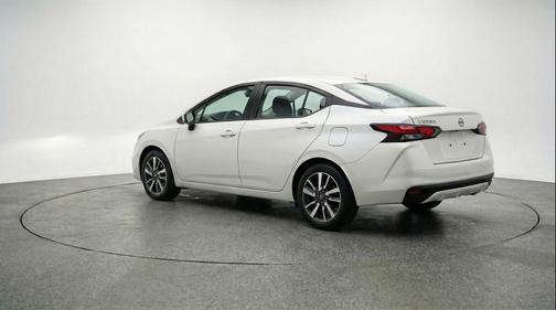 Aspen White Tricoat 2025 Nissan Versa 1.6 SV