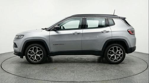 Silver Zynith Metallic Clearcoat 2025 Jeep Compass Limited
