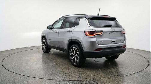Silver Zynith Metallic Clearcoat 2025 Jeep Compass Limited