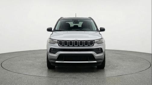 Silver Zynith Metallic Clearcoat 2025 Jeep Compass Limited