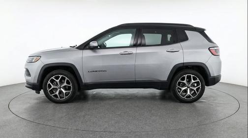 Silver Zynith Metallic Clearcoat 2025 Jeep Compass Limited