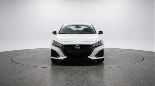 Glacier White 2025 Nissan Altima SV FWD