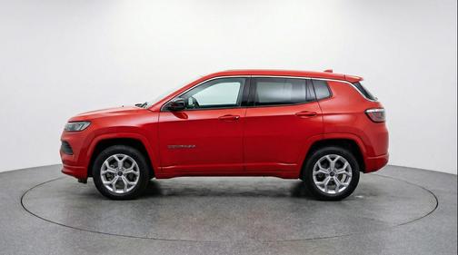 Red Hot Pearlcoat 2025 Jeep Compass Latitude