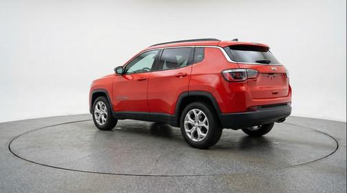 Red Hot Pearlcoat 2025 Jeep Compass Latitude