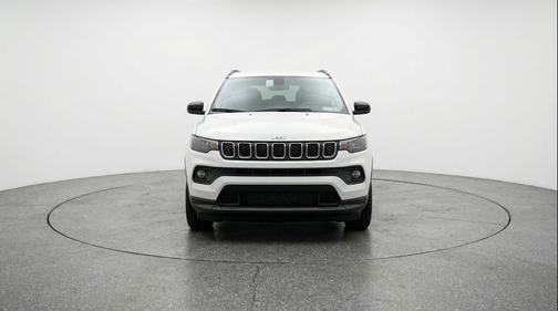 Bright White Clearcoat 2025 Jeep Compass Latitude
