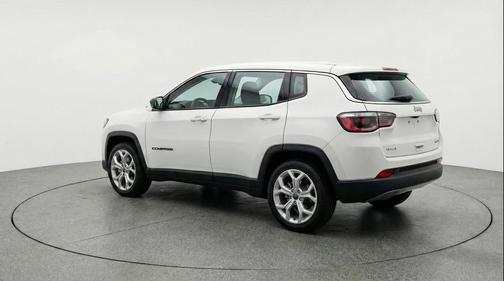 Bright White Clearcoat 2025 Jeep Compass Latitude