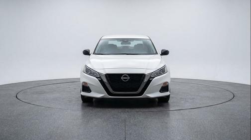 Glacier White 2025 Nissan Altima SV FWD