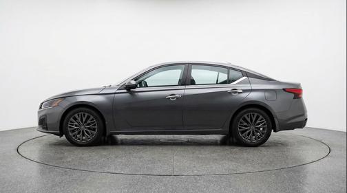 Gun Metallic 2025 Nissan Altima SV FWD