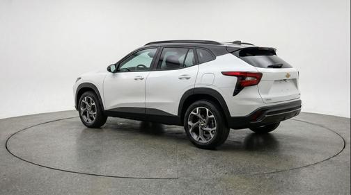 Summit White 2025 Chevrolet Trax LT