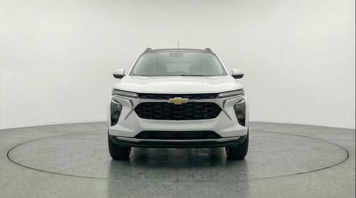 Summit White 2025 Chevrolet Trax LT