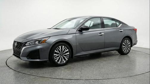 Gun Metallic 2025 Nissan Altima SV FWD