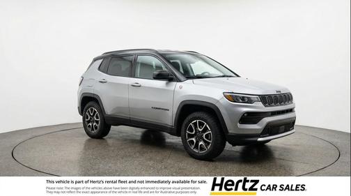 Silver Zynith Metallic Clearcoat 2025 Jeep Compass Trailhawk