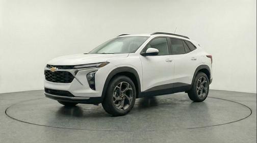 Summit White 2025 Chevrolet Trax LT