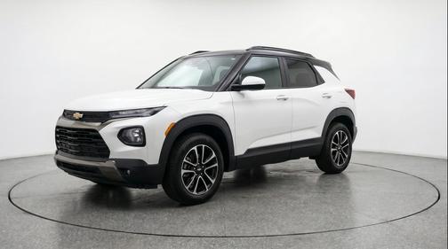 Summit White 2025 Chevrolet Trailblazer LT