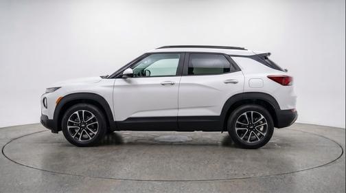 Summit White 2025 Chevrolet Trailblazer LT