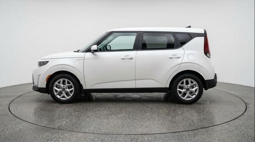 Snow White Pearl 2025 Kia Soul LX