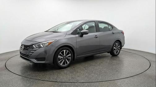 Gun Metallic 2025 Nissan Versa 1.6 SV