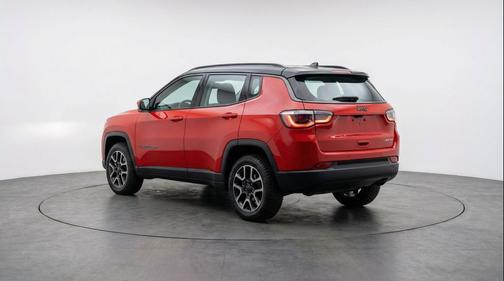 Red Hot Pearlcoat 2025 Jeep Compass Trailhawk