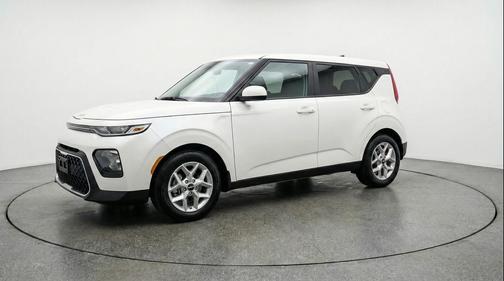 Snow White Pearl 2025 Kia Soul LX