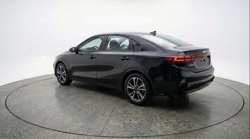 Aurora Black 2024 Kia Forte LXS