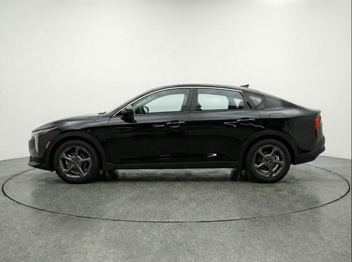 Aurora Black Pearl 2025 Kia K4 LXS