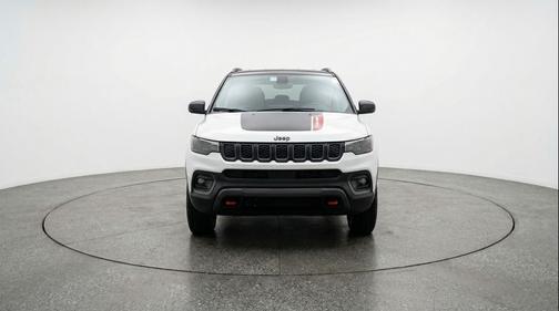 Bright White Clearcoat 2025 Jeep Compass Trailhawk