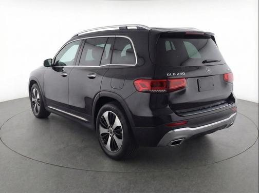 Night Black 2025 Mercedes-Benz GLB 250 4MATIC