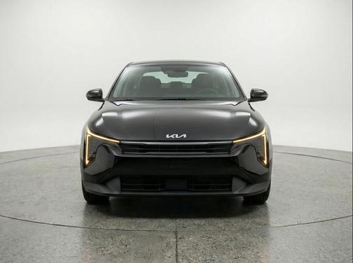 Aurora Black Pearl 2025 Kia K4 LXS