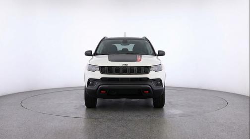 Bright White Clearcoat 2025 Jeep Compass Trailhawk