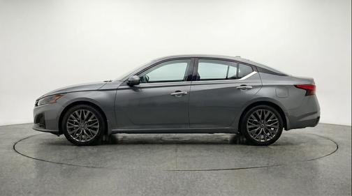 Gun Metallic 2025 Nissan Altima SV FWD