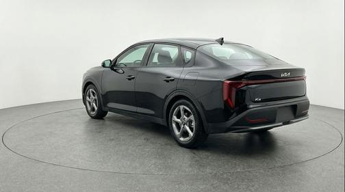 Aurora Black Pearl 2025 Kia K4 LXS
