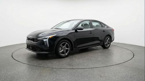 Aurora Black Pearl 2025 Kia K4 LXS